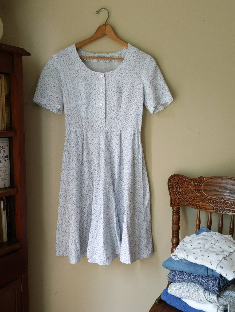 Hand-Made Light Blue Floral Short-Sleeve Cotton Dress